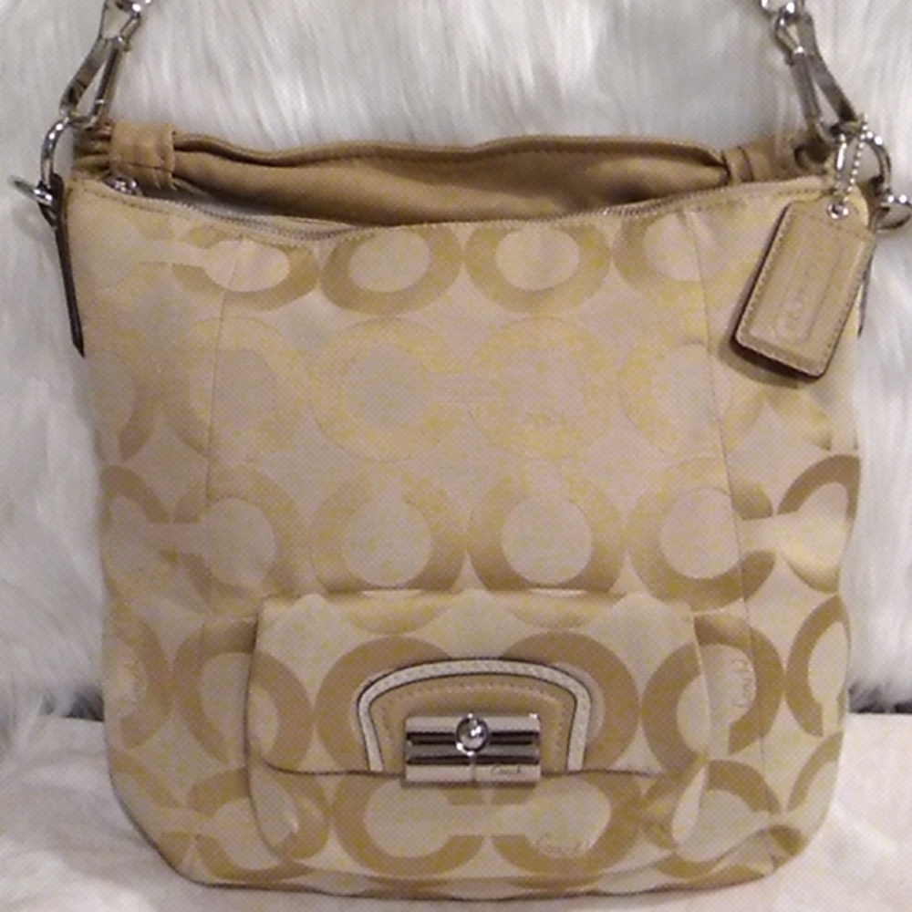 FLASH SALE! GUC Authentic Coach Signature Crossbody/Shoulder Bag